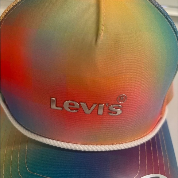 Levi's Colorful Gradient Cap - Picture 3 of 9